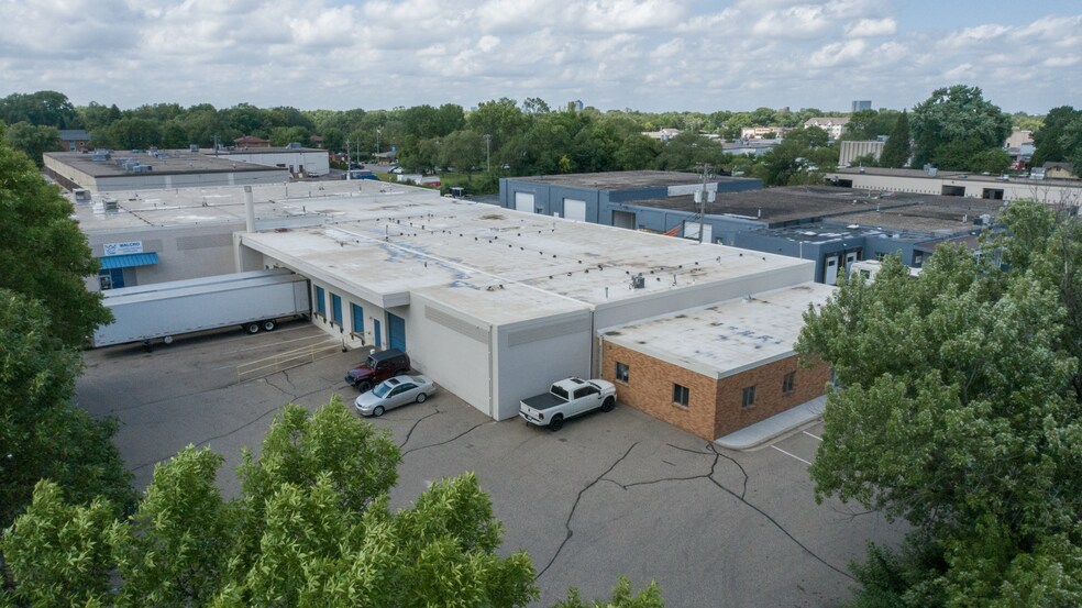 More Photos Of 9130 Grand Ave S, Bloomington Warehouse For Sale