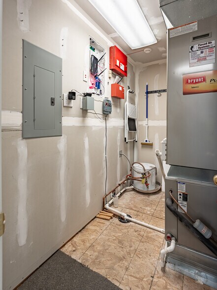 More Photos Of 280 Laurel Ln, Chubbuck Industrial For Sale