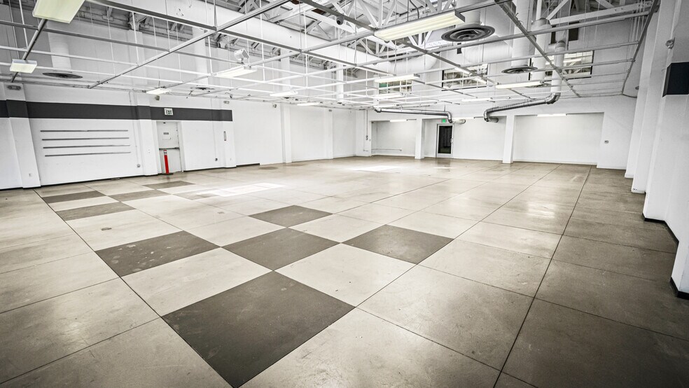 More Photos Of 236-242 Pine Ave, Long Beach Storefront Retail Office For Lease