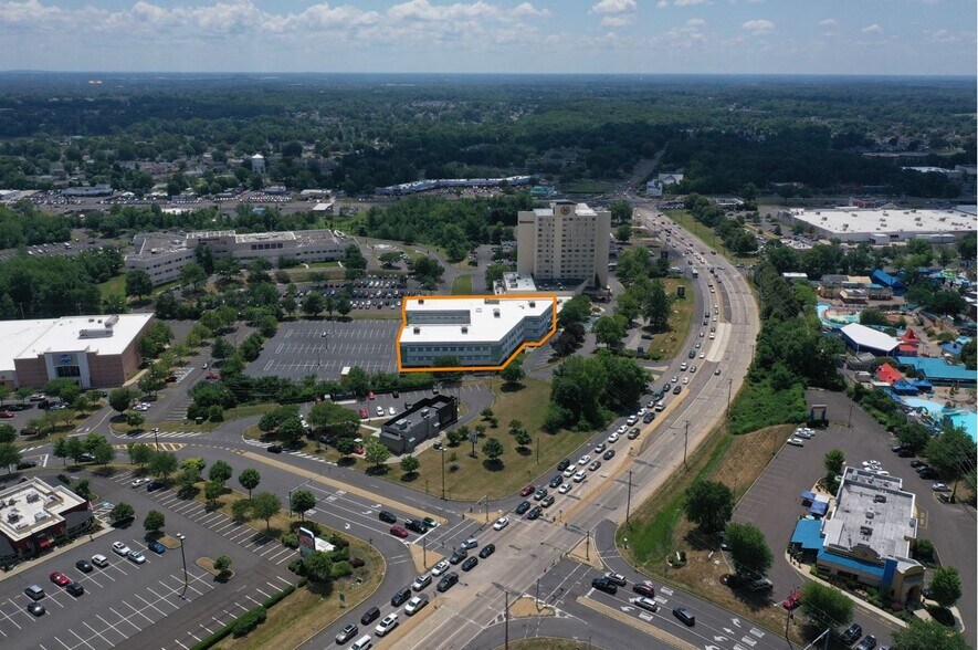 More Photos Of 444 Oxford Valley Rd, Langhorne Medical For Sale