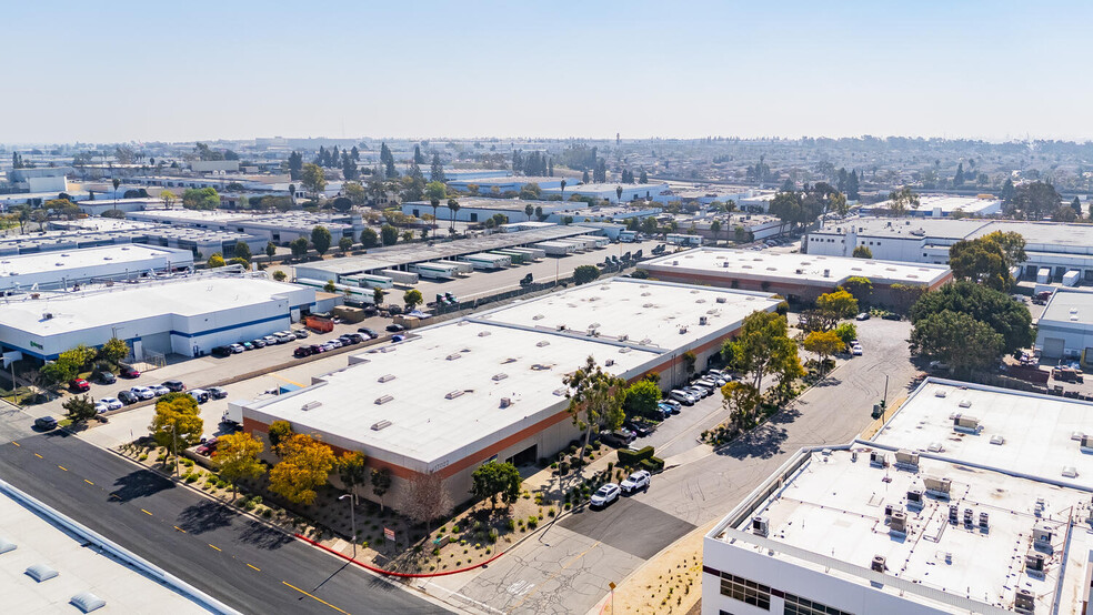 Primary Photo Of 17022 S Montanero Ave, Carson Warehouse For Lease