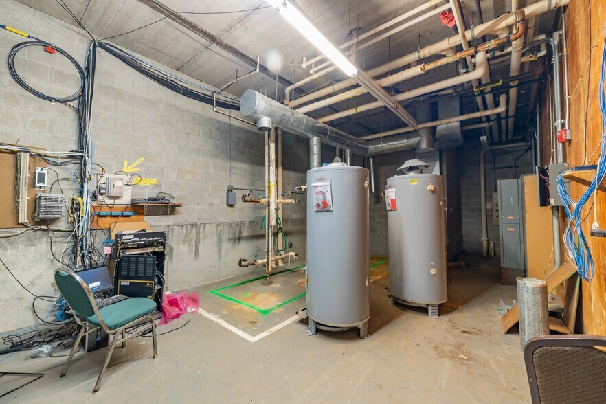 More Photos Of 31525 W 12 Mile Rd, Farmington Hills Hospital For Sale