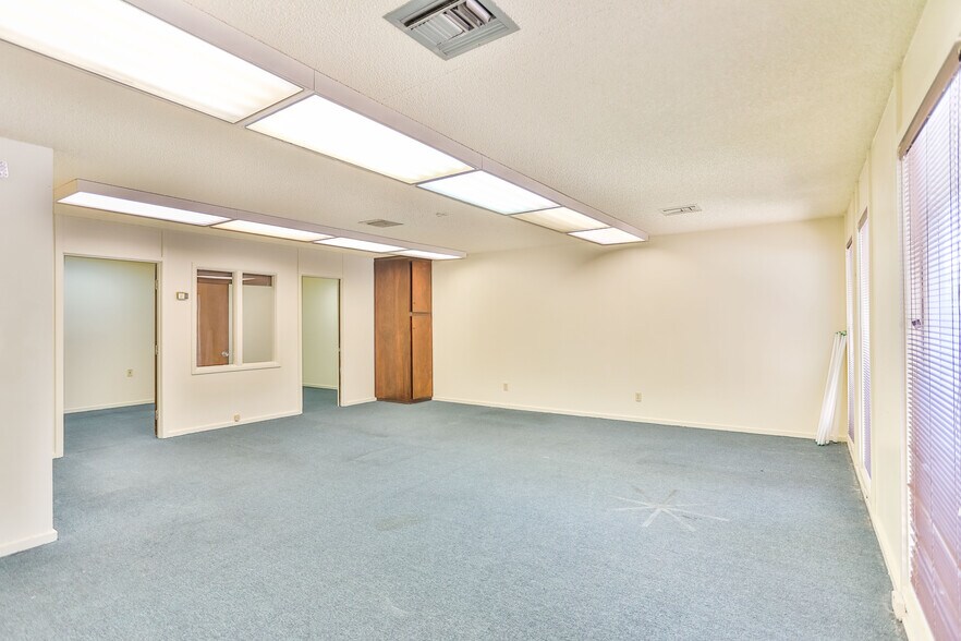 More Photos Of 2921 El Camino Ave, Sacramento Medical For Lease