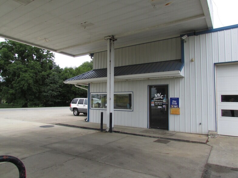 More Photos Of 5982 W State Road 32, Anderson Service Station For Sale