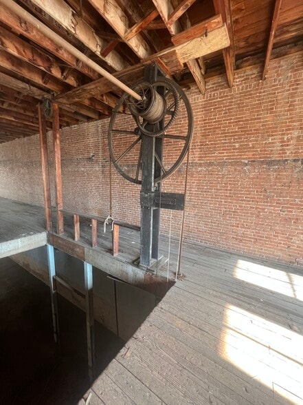 More Photos Of 3 & 5 2nd St, Temple Storefront Retail Office For Lease