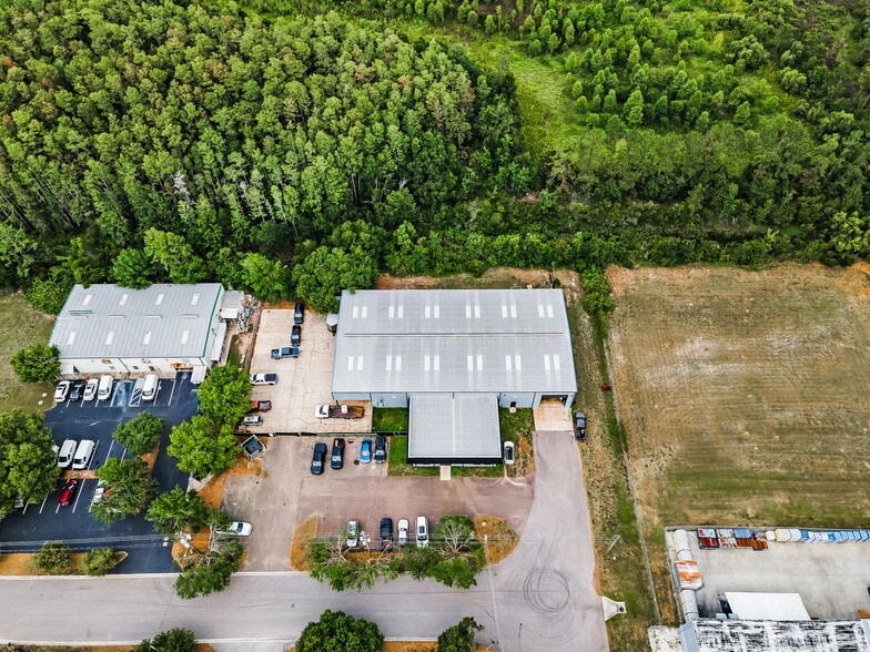 More Photos Of 11615 Perpetual Dr, Odessa Warehouse For Lease