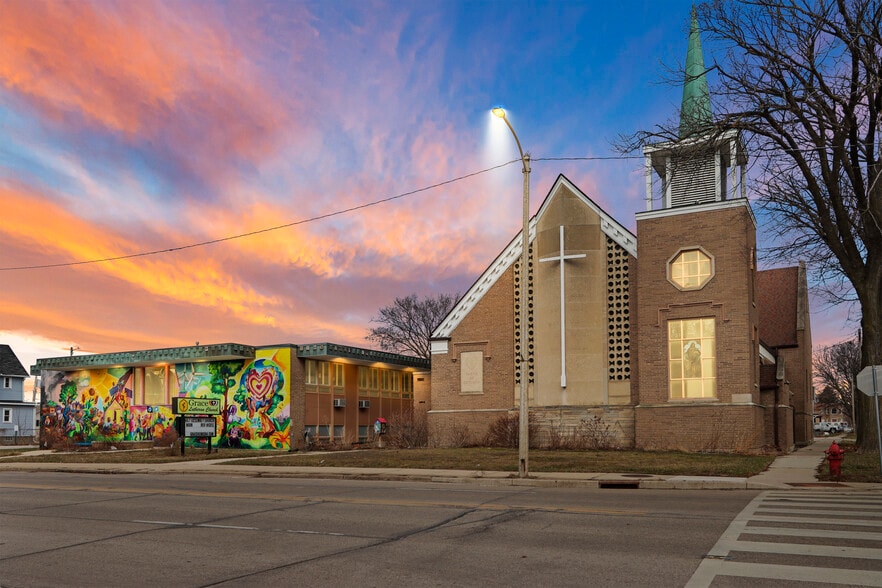 Primary Photo Of 2006 60th St, Kenosha Religious Facility For Sale