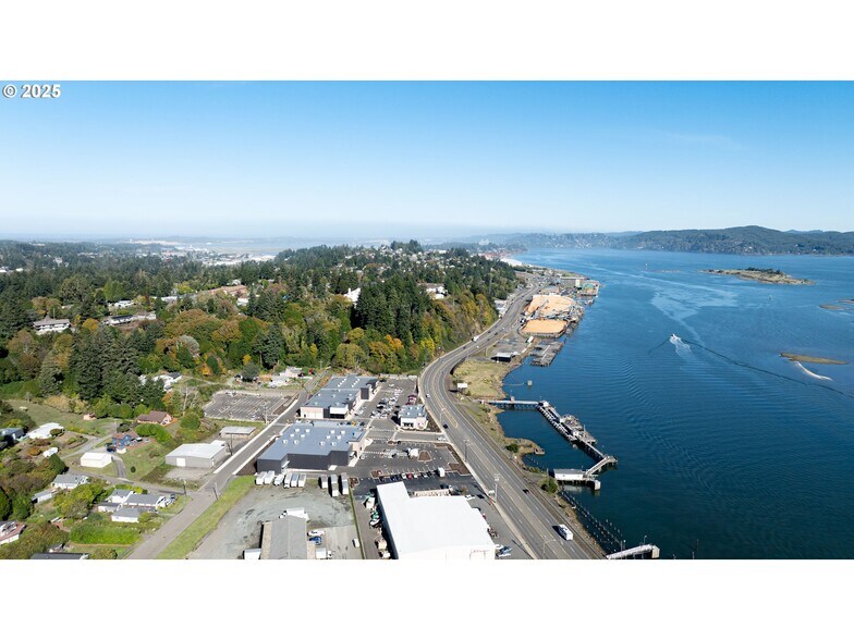 More Photos Of 1236 Teakwood Ave, Coos Bay Health Club For Sale