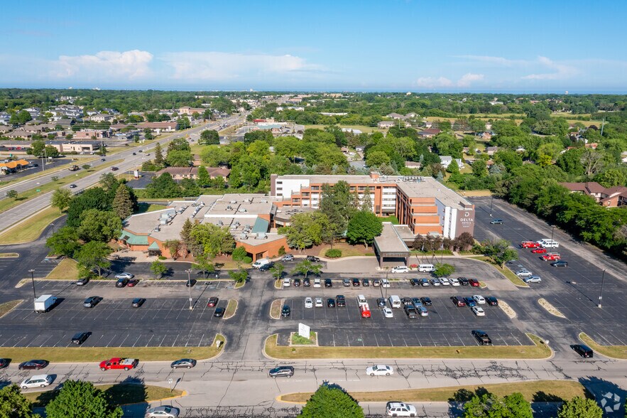 More Photos Of 7111 Washington Ave, Racine Hotel For Lease