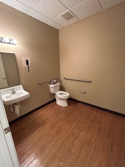 More Photos Of 3613 Braselton Hwy, Dacula Office For Sale