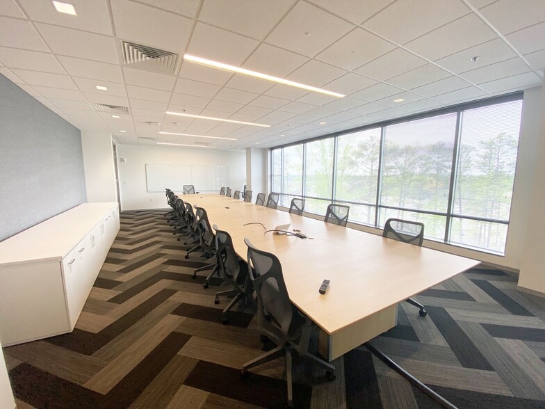 More Photos Of 1110 Sanctuary Pky, Alpharetta Office For Lease