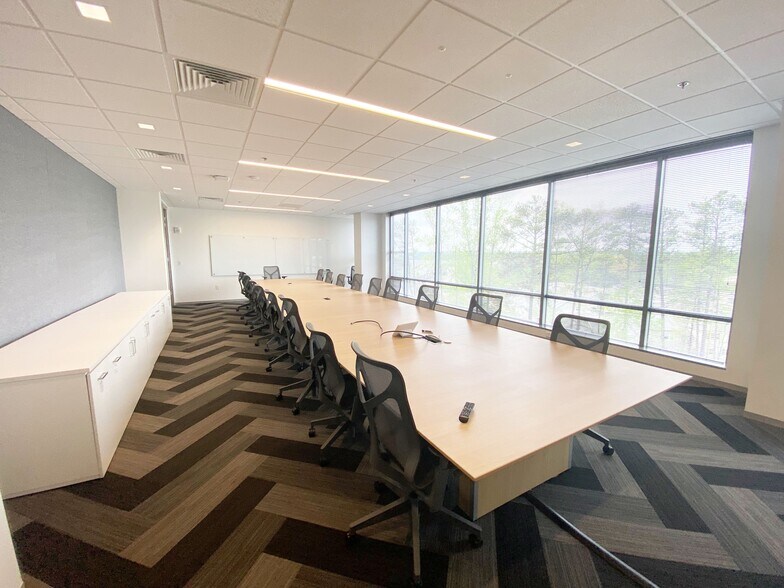 More Photos Of 1110 Sanctuary Pky, Alpharetta Office For Lease