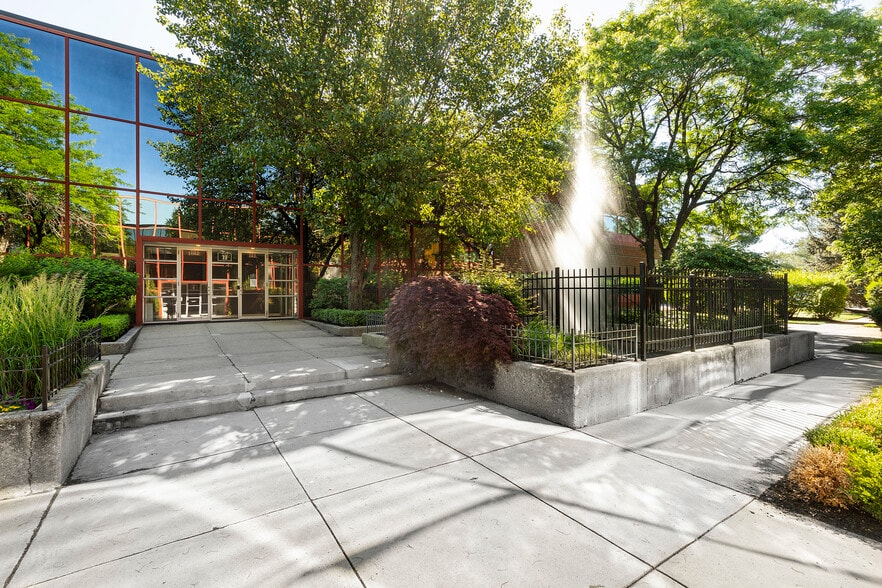 More Photos Of 11 Trafalgar Sq, Nashua Medical For Lease