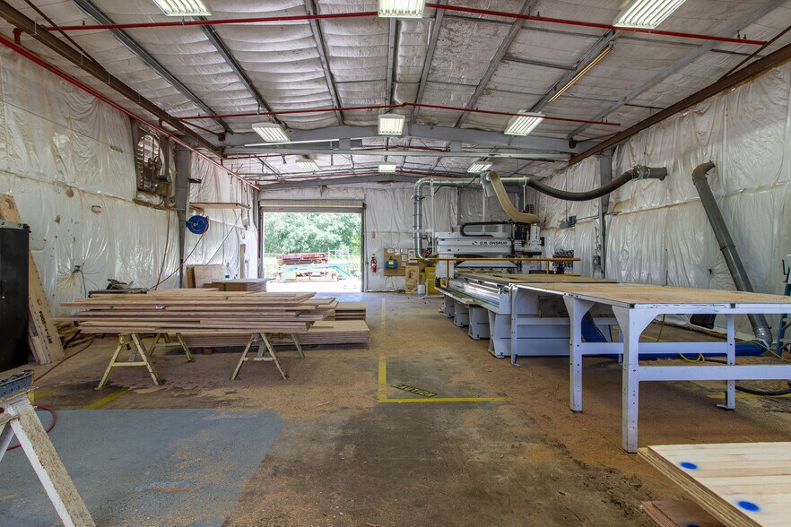 More Photos Of 310 Cypress Rd, Ocala Manufacturing For Sale