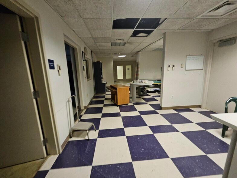 More Photos Of 1120 Professional Blvd, Evansville Office For Sale
