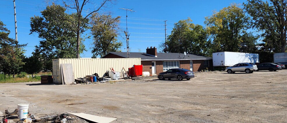 More Photos Of 8424 Goreway Dr, Brampton Office For Sale