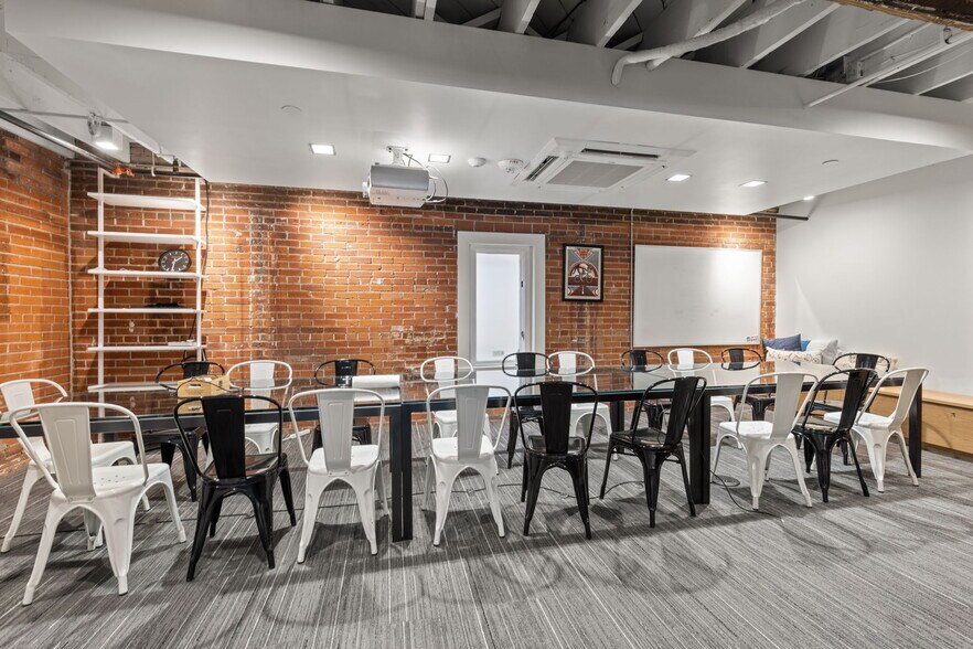 More Photos Of 1911 11th St, Boulder Office For Lease