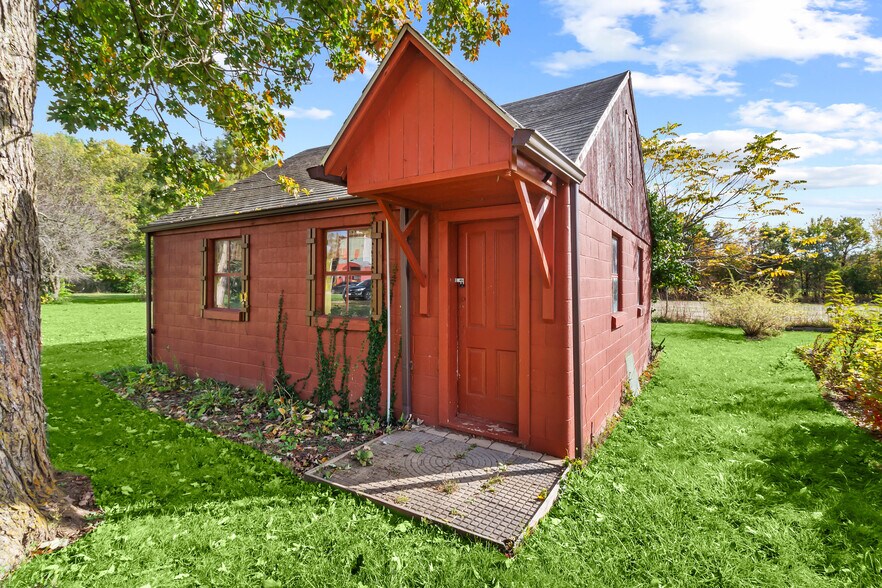 More Photos Of 54 S Main St, Magnetic Springs Restaurant For Sale