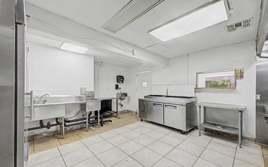 More Photos Of 801 E Broadway Rd, Mesa Fast Food For Sale