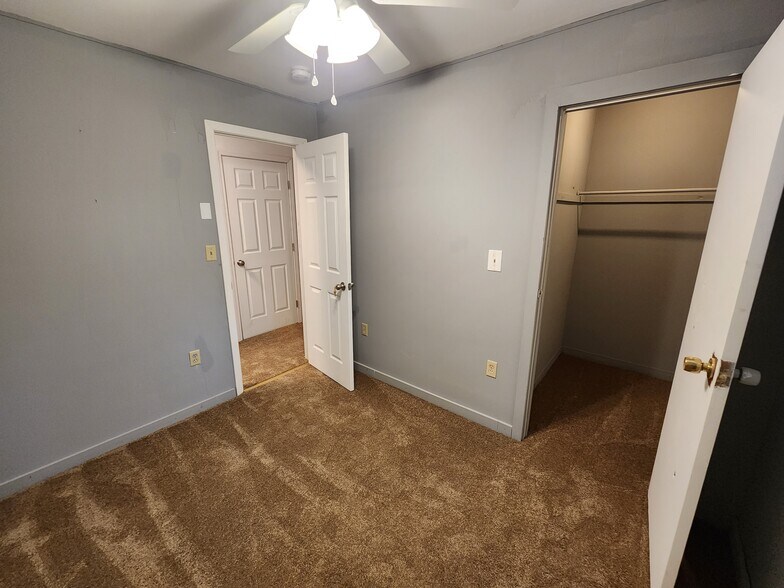 More Photos Of 744 Park Ave, Syracuse Warehouse For Sale