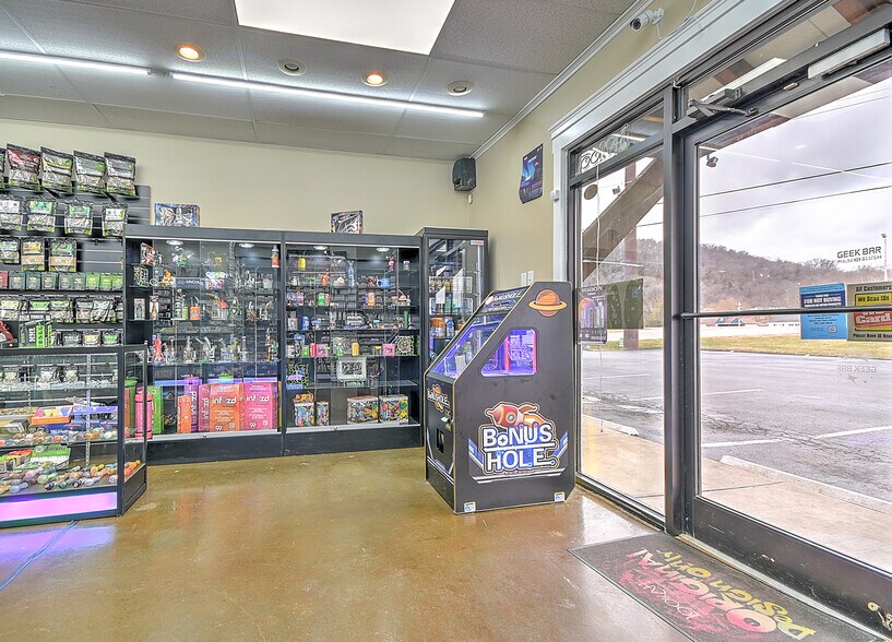 More Photos Of 1201 Highway 19E, Elizabethton Storefront Retail Office For Sale