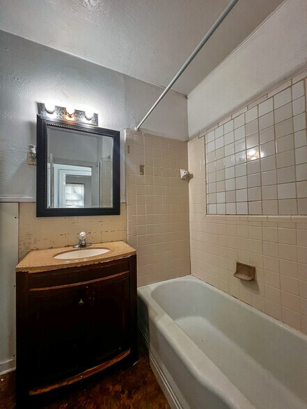 More Photos Of 108 N Gordon Dr, Crockett Apartments For Sale