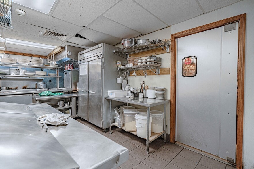 More Photos Of 754 Cherokee st, Fountain Hill Restaurant For Sale