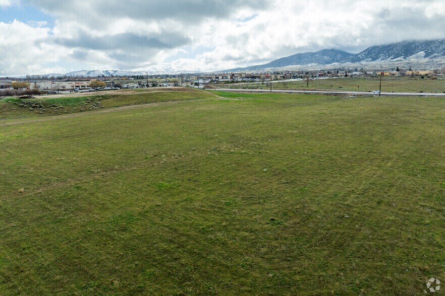 More Photos Of 21501 Tucker Rd, Tehachapi Land For Sale