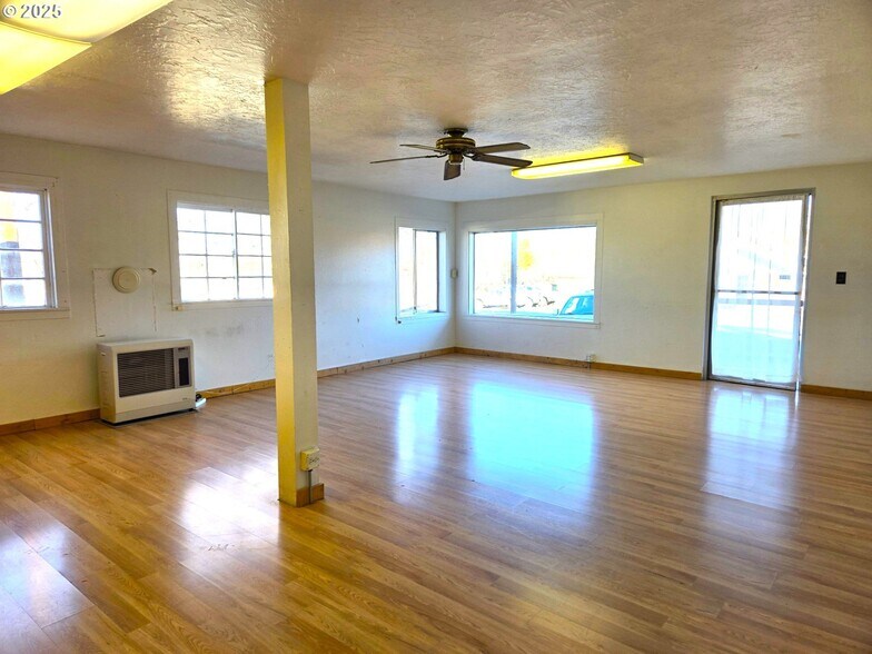 More Photos Of 110 US-395 Hwy, Long Creek Office For Sale