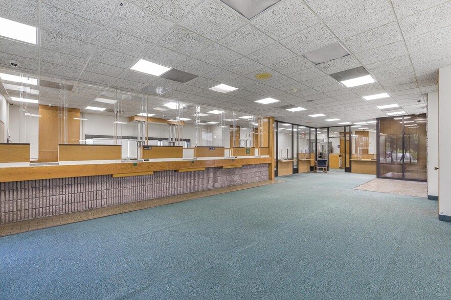 More Photos Of 1750 NE 8th St, Homestead Bank For Lease