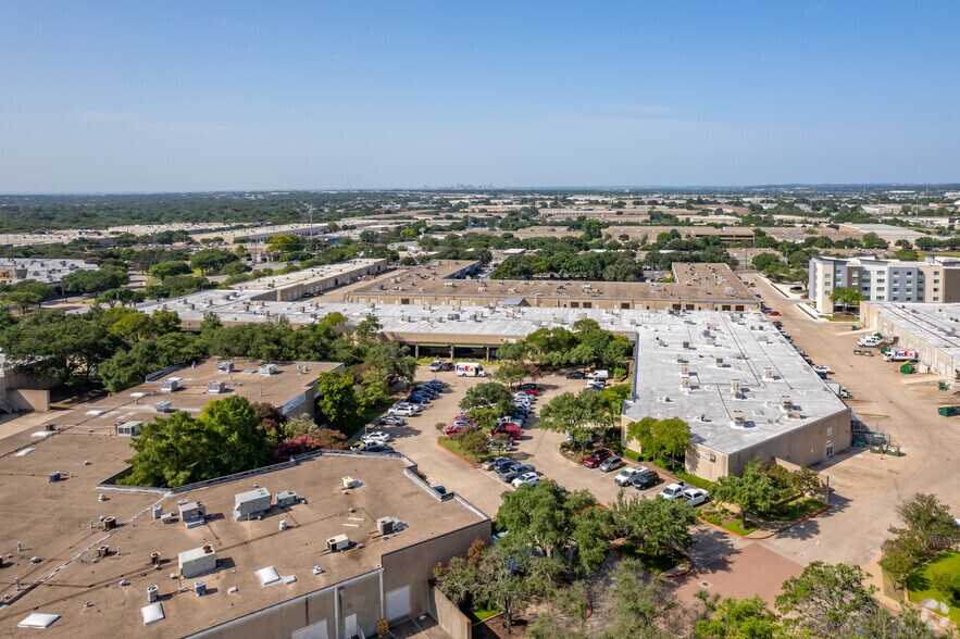 More Photos Of 11100 Metric Blvd, Austin Light Distribution For Lease