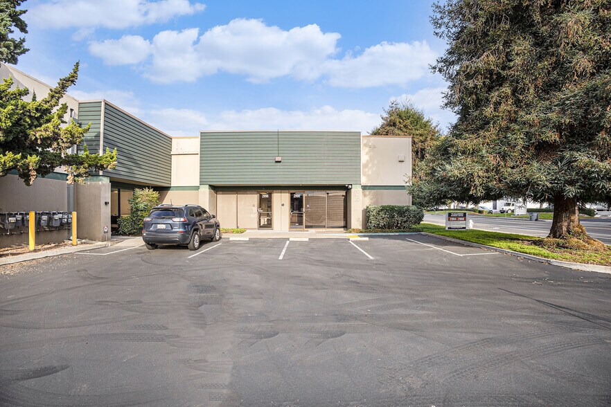 More Photos Of 2982 Teagarden St, San Leandro Warehouse For Sale