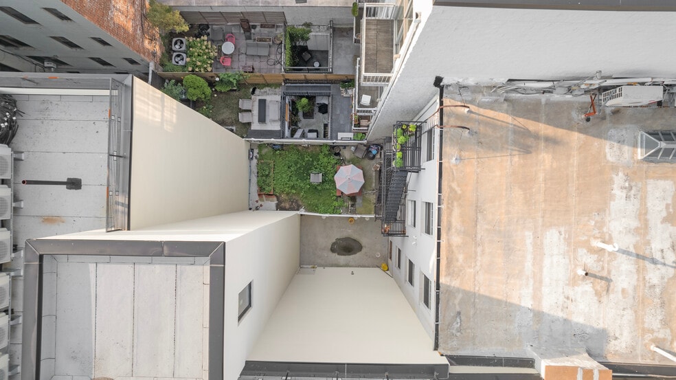 More Photos Of 197 Humboldt St, Brooklyn Apartments For Sale