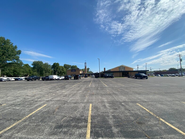 More Photos Of 660 Charbonier Rd, Florissant Religious Facility For Lease