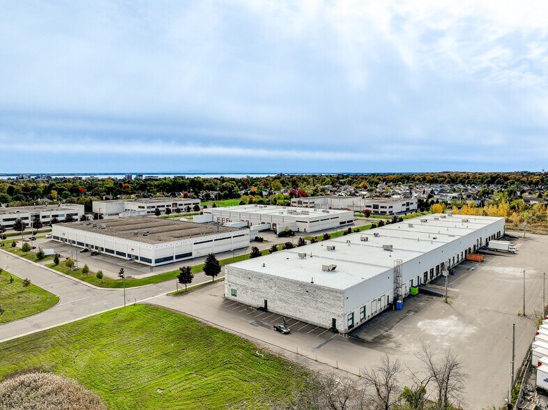 Primary Photo Of 155-245 Av Avro, Pointe-claire Warehouse For Lease