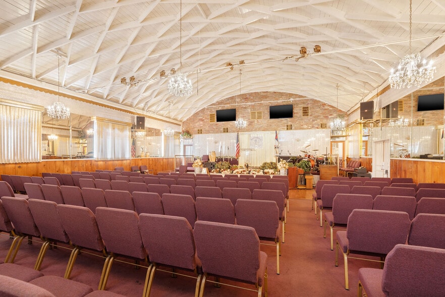 More Photos Of 8461 S San Pedro St, Los Angeles Religious Facility For Sale