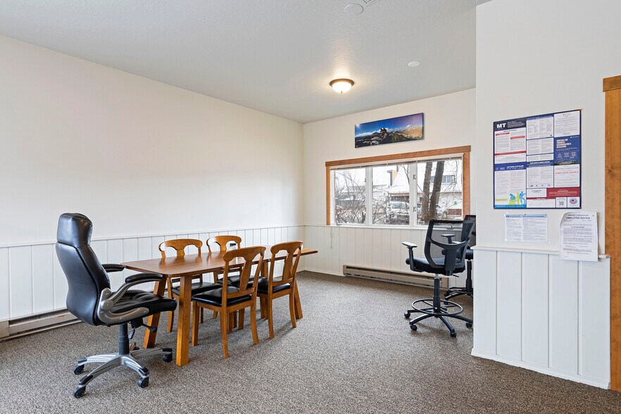 More Photos Of 401 W Main St, Stevensville Medical For Sale