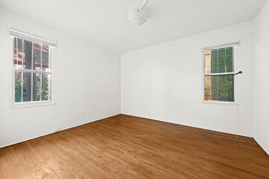 More Photos Of 2106 Valentine St, Los Angeles Apartments For Sale