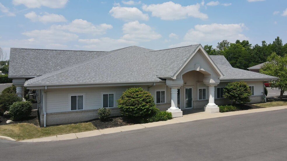 Primary Photo Of 702 Commerce Dr, Perrysburg Office For Sale