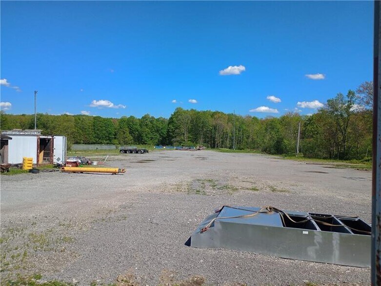 More Photos Of 4881 Pittsburgh Rd, Harrisville Flex For Sale