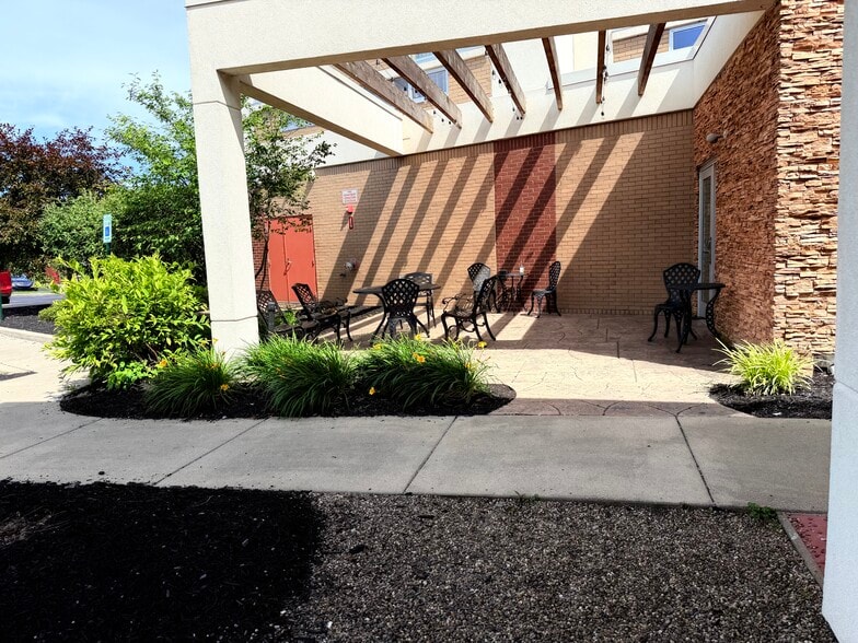 More Photos Of 30 Shaner Dr, Bridgeport Hotel For Sale