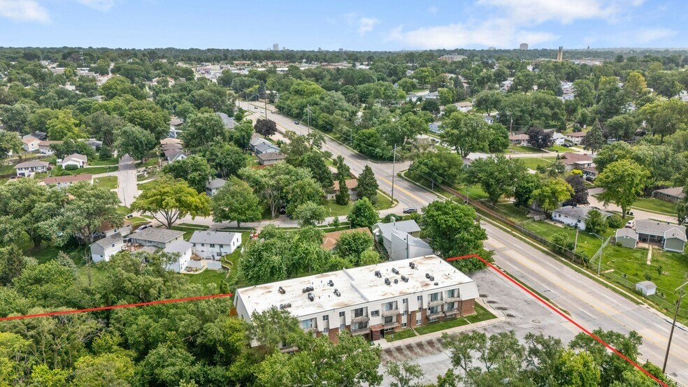 More Photos Of 7810 Blondo St, Omaha Apartments For Sale