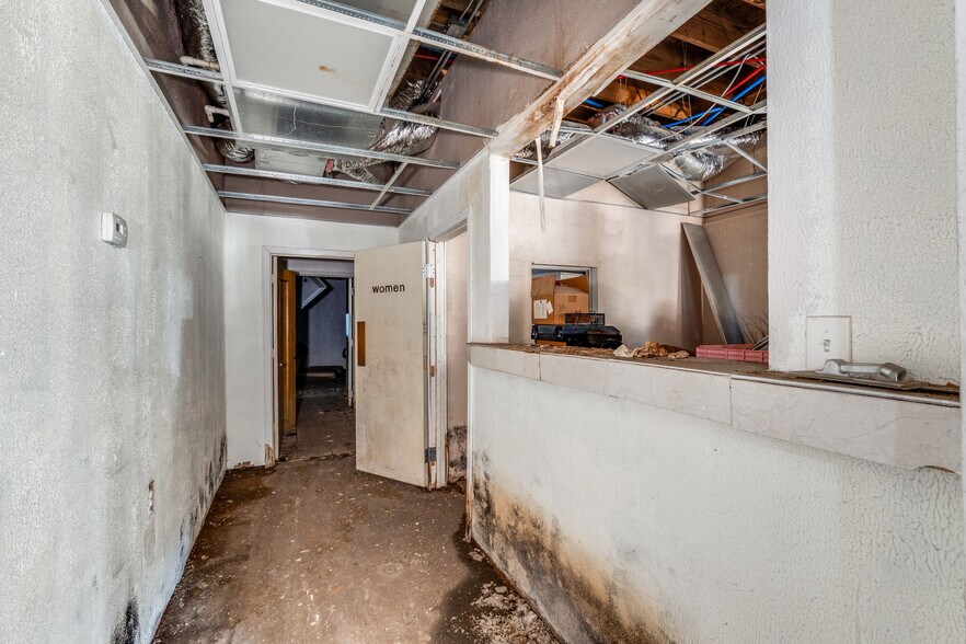 More Photos Of 1420 Martin Luther King Jr Blvd, Dallas Medical For Sale