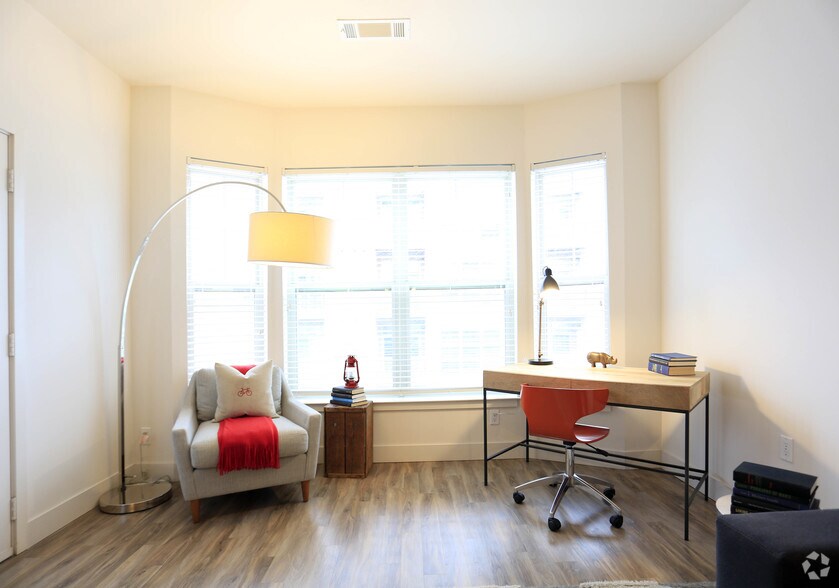 More Photos Of 515 West Ave, Norwalk Unknown For Lease