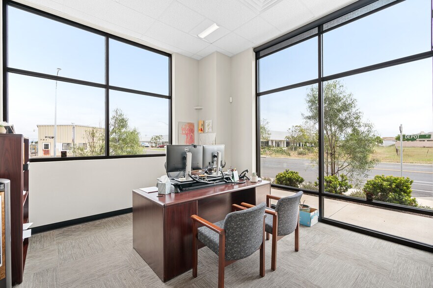 More Photos Of 2247 S Depot St, Santa Maria Office For Sale