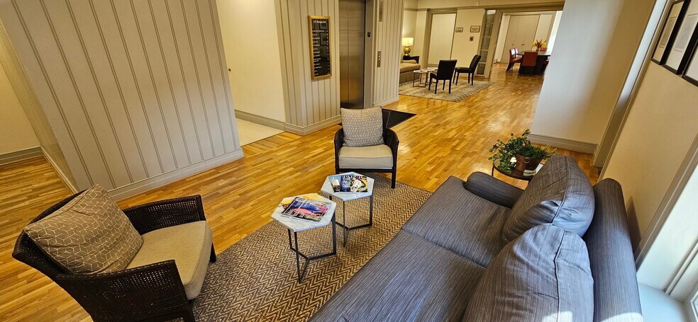 More Photos Of 2228 Mechanic St, Galveston Office For Lease