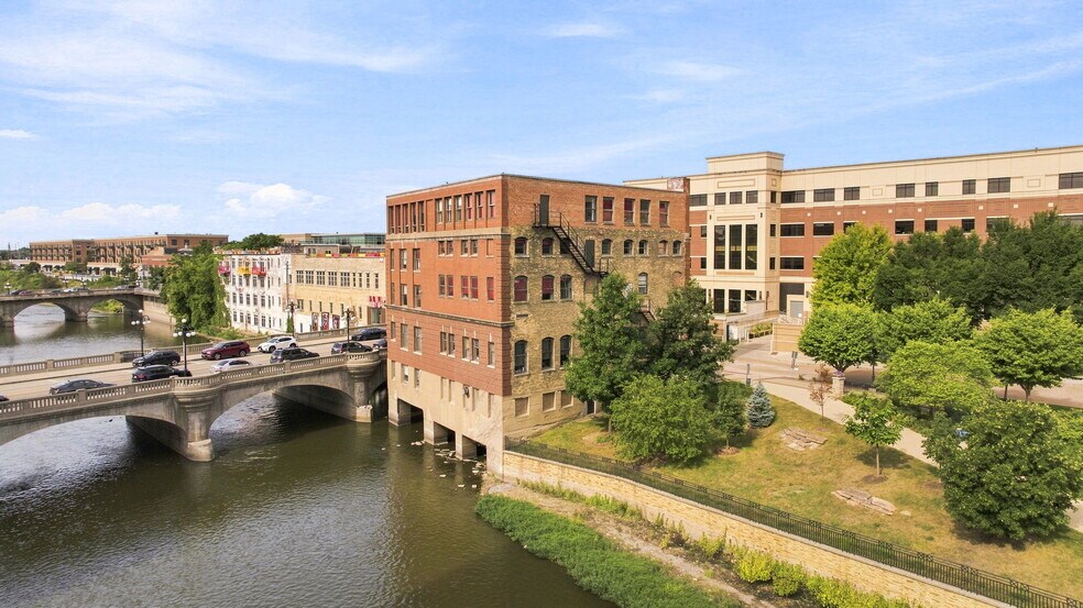 More Photos Of 31 W Downer Pl, Aurora Office For Sale