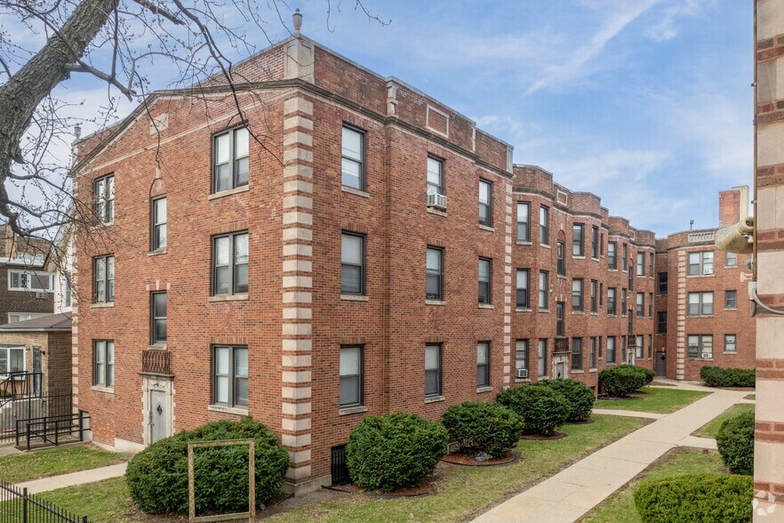 More Photos Of 330 N Pine Ave, Chicago Apartments For Sale