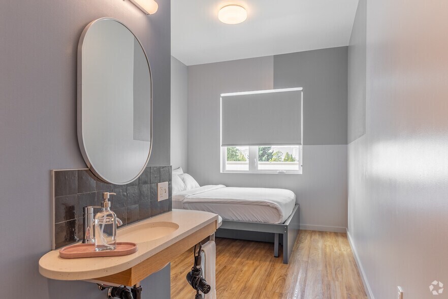 More Photos Of 1616 E Burnside St, Portland Hotel For Sale