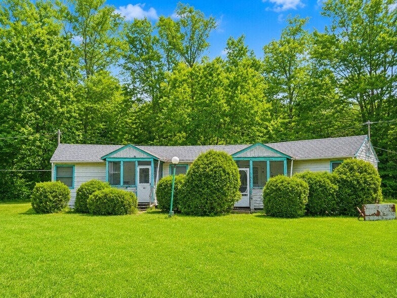 More Photos Of 94-100 Dingle Daisy Rd, Monticello Hotel For Sale